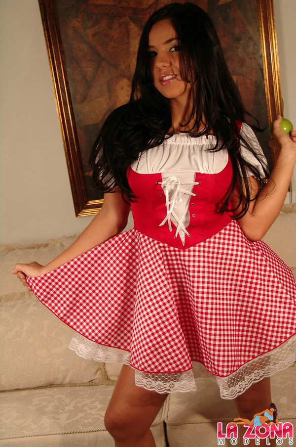Xxx young. Isabella Peasent. - XXX Dessert - Picture 1