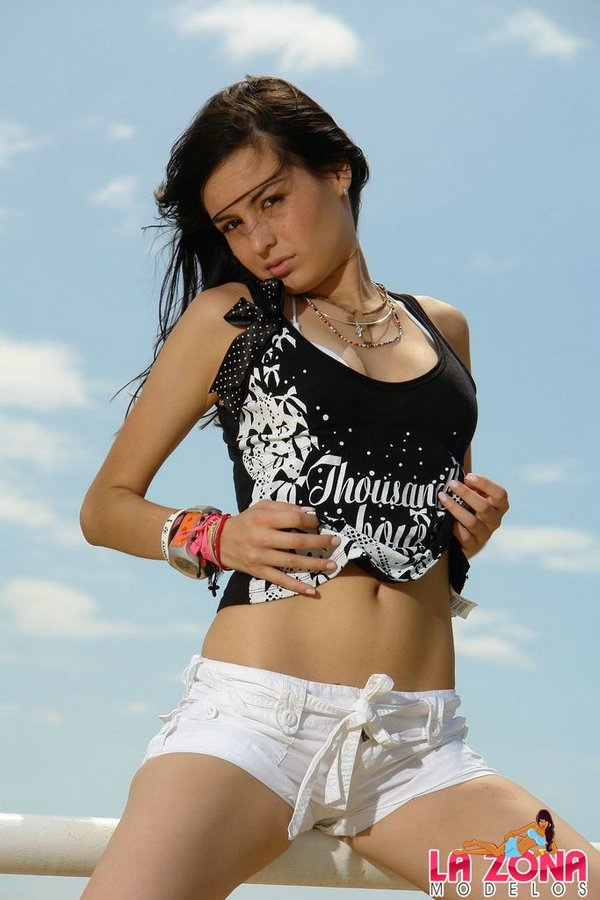 Latinas xxx. Stefi strips outside in a sexy - XXX Dessert - Picture 2