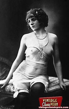 Hairy snatch. Real vintage topless girls po - XXX Dessert - Picture 4