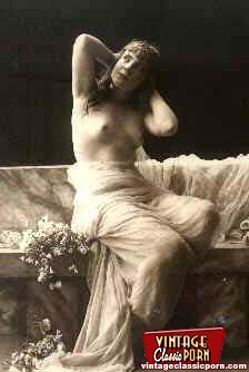 Hairy snatch. Real vintage topless girls po - XXX Dessert - Picture 7