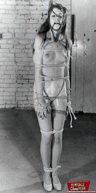 Vintage Bondage - Sexy hairy pussy. Some real vintage bondage - XXX Dessert ...