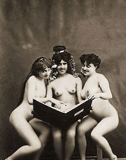 Very hairy pussy. Naked vintage retro girl  - XXX Dessert - Picture 8