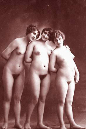Very hairy pussy. Naked vintage retro girl  - XXX Dessert - Picture 12