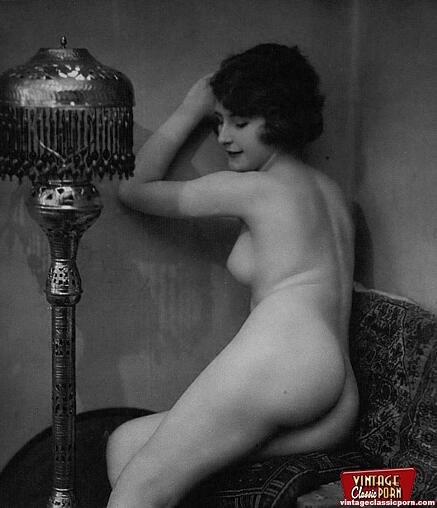 Hairy snatch. Several twenties babes showin - XXX Dessert - Picture 6