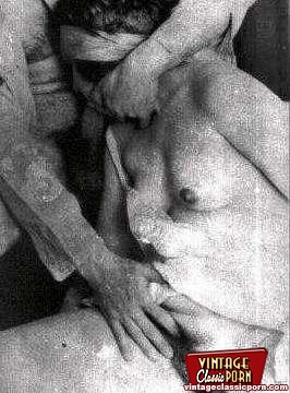 Perfect hairy pussy. Ladies from the thirti - XXX Dessert - Picture 2