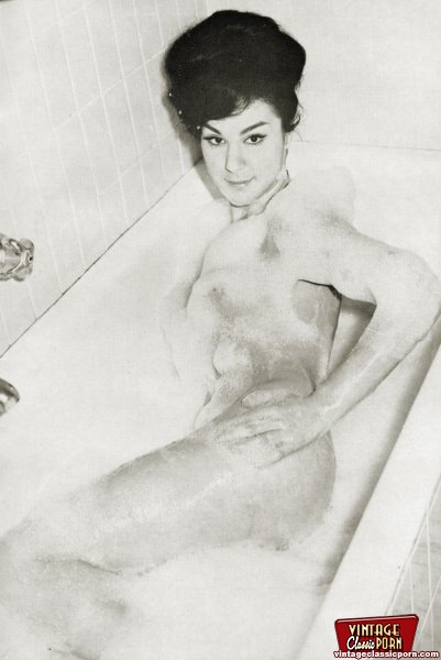 Hairy porn. Several ladies from the fifties - XXX Dessert - Picture 1
