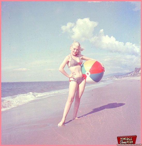 Porno hairy. Sensual blonde sixties babes s - XXX Dessert - Picture 1