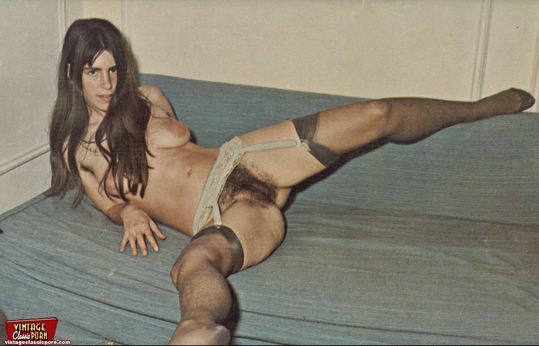 Vintage Hairy Hippie Pussy - Classic porn. Naked retro hippie ladies sho - XXX Dessert ...
