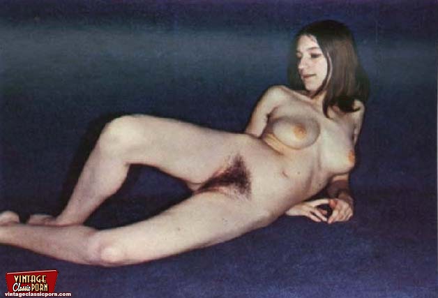 Vintage Nude Hippies - Classic porn. Naked retro hippie ladies sho - XXX Dessert - Picture 6