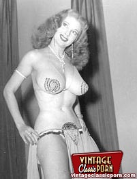 Old porn. Some very hot busty naked vintage - XXX Dessert - Picture 3