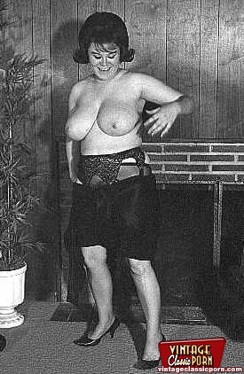 Old porn. Some very hot busty naked vintage - XXX Dessert - Picture 10