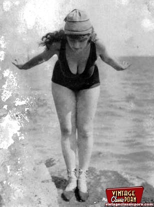 Hairy bush. Several sixties beach babes pos - XXX Dessert - Picture 6