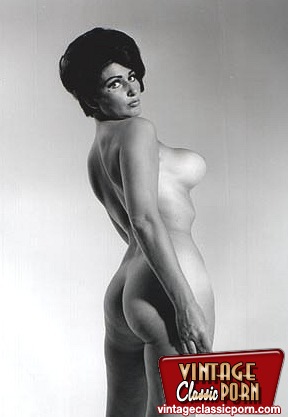 Retro porn. Some sensual vintage babes show - XXX Dessert - Picture 6