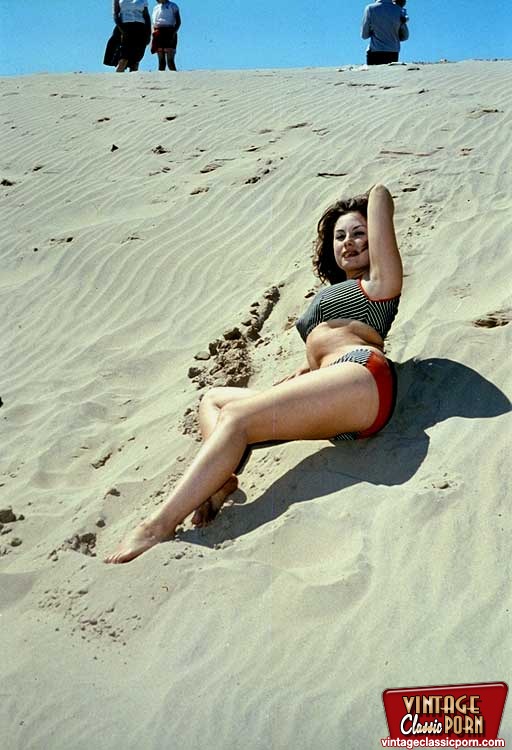 Horny hairy pussy. June Palmer showing her  - XXX Dessert - Picture 1