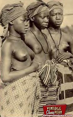 Old classic porn. Several nude African ladi - XXX Dessert - Picture 1