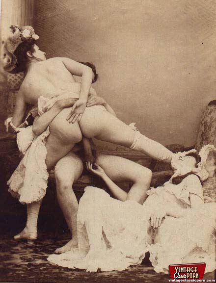 Vintage xxx. Sensual vintage couples having - XXX Dessert - Picture 11