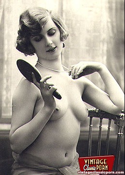 Hairy pussy. Cute twenties ladies showing t - XXX Dessert - Picture 9