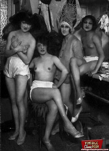 Classic girl porn. Several sensual vintage  - XXX Dessert - Picture 1