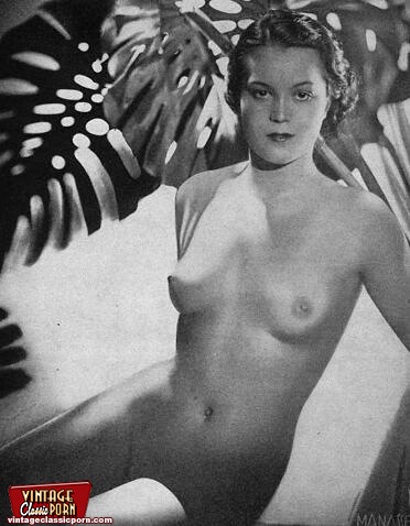40s Retro - Retro nude. Nude vintage ladies showing the - XXX Dessert ...