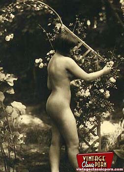 Horny hairy. Some vintage naked girls weari - XXX Dessert - Picture 12