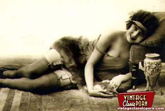 Retro porn. Several vintage chicks wearing  - XXX Dessert - Picture 1