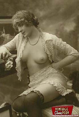 Retro porn. Several vintage chicks wearing  - XXX Dessert - Picture 8