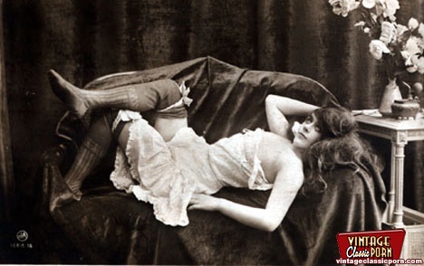 Hairy. Vintage girls wearing very sexy unde - XXX Dessert - Picture 1