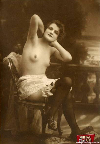 Hairy. Vintage girls wearing very sexy unde - XXX Dessert - Picture 6