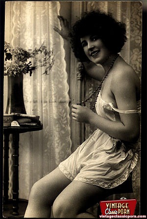 Hairy. Vintage girls wearing very sexy unde - XXX Dessert - Picture 12