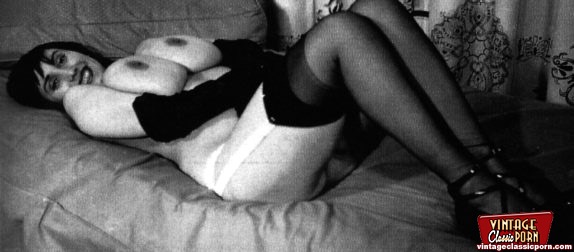 Classic xxx. Vintage chicks wear dark black - XXX Dessert - Picture 5