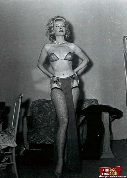 Vintage xxx. Sensual model from the fifties - XXX Dessert - Picture 10