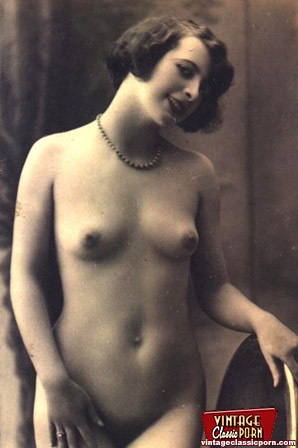 Retro porn. Several sexy vintage chicks pos - XXX Dessert - Picture 3