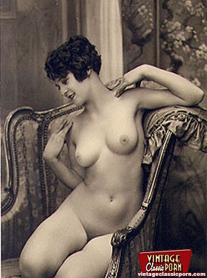 Retro porn. Several sexy vintage chicks pos - XXX Dessert - Picture 7
