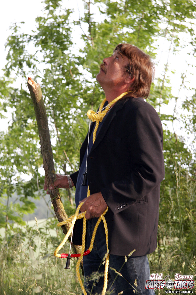 Old men fucking young girls. Old fart tries - XXX Dessert - Picture 3