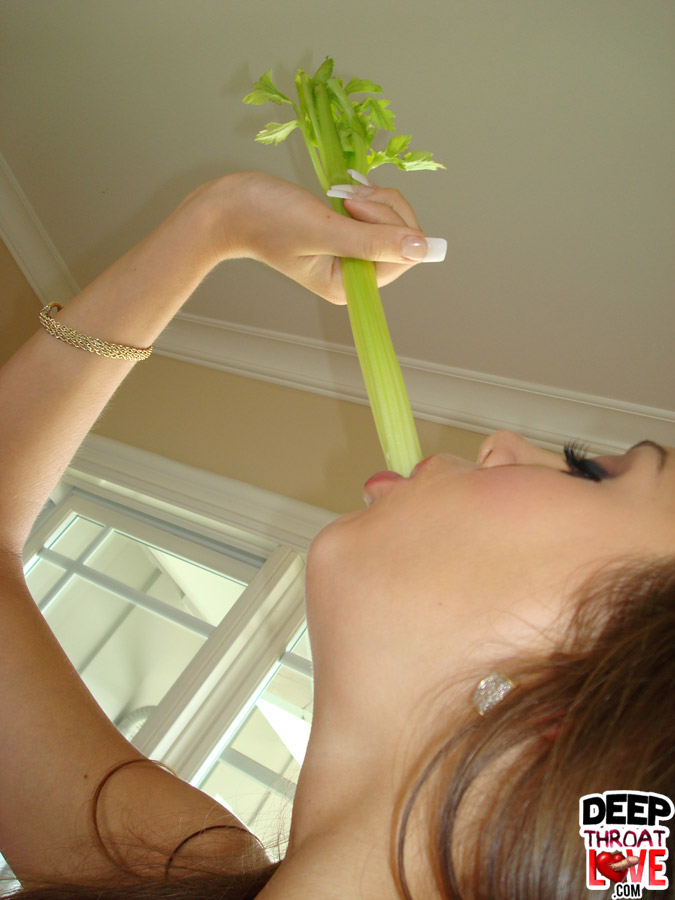 Best deepthroat. Hot Nika suck and fuck on  - XXX Dessert - Picture 6