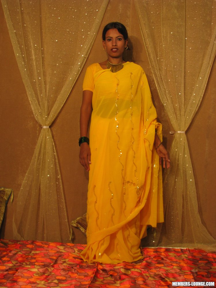 Indian porn. Horney babe riding the bullet. - XXX Dessert - Picture 10