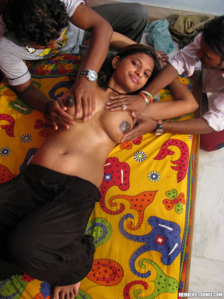 India xxx. Indian babe gets played with. - XXX Dessert - Picture 10