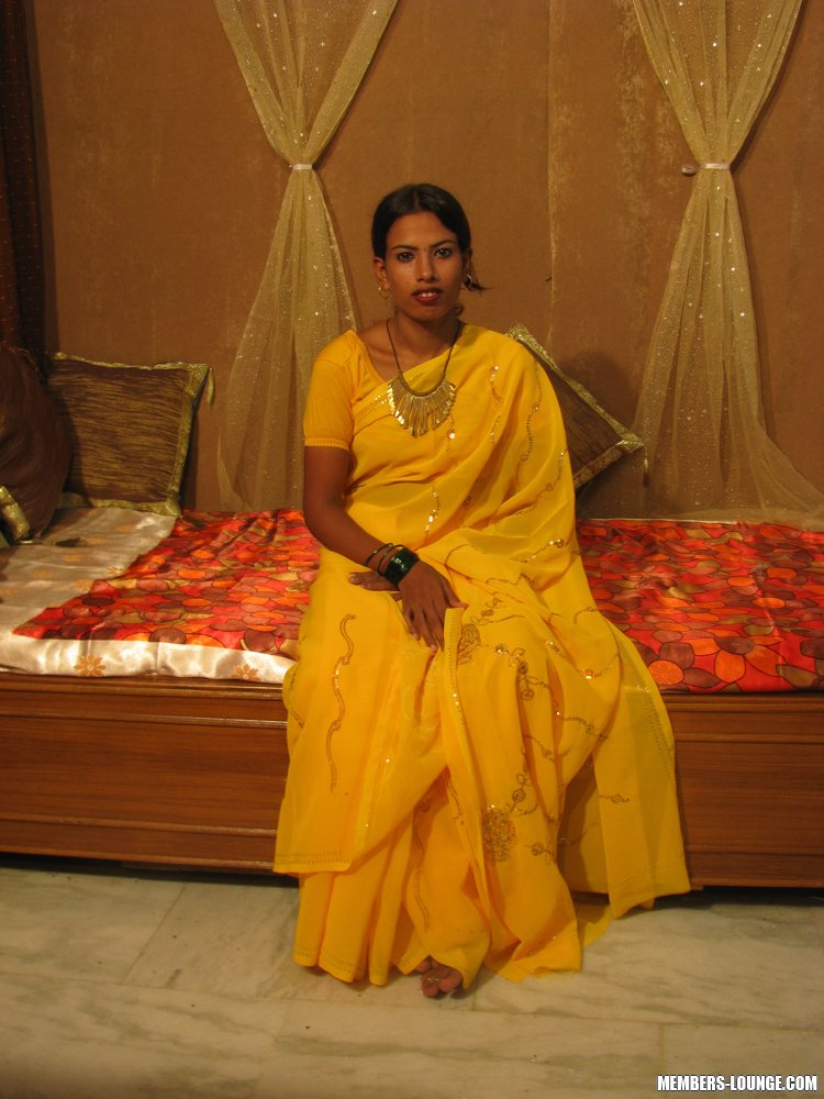 India fuck. Babe gets dildo fucked. - XXX Dessert - Picture 2