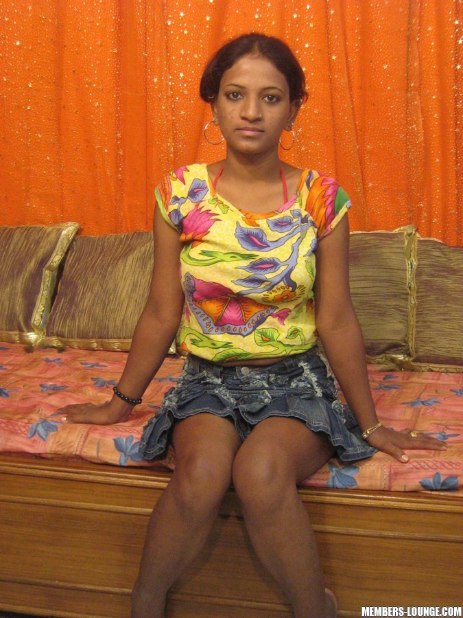 Hot indian girls. Indian teen ejoy the lick - XXX Dessert - Picture 1