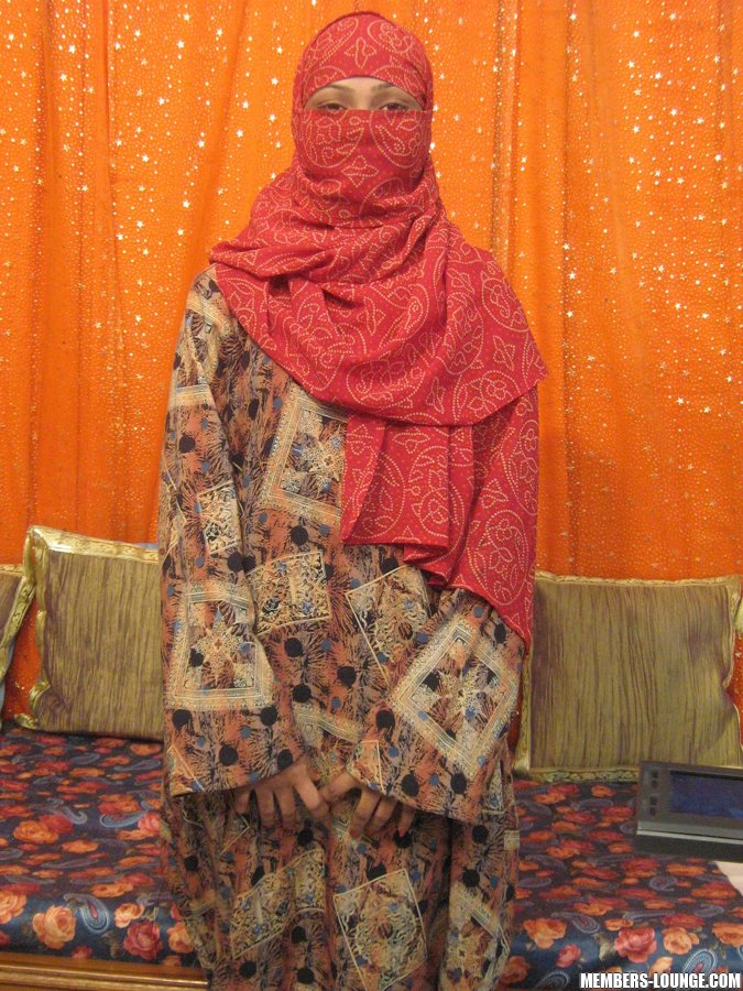 India nude girls. Indian slut gets dildo fu - XXX Dessert - Picture 2