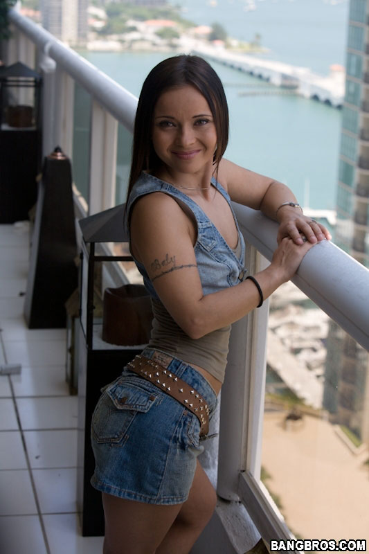 Massive dick. She likes to ride big bulls!! - XXX Dessert - Picture 1