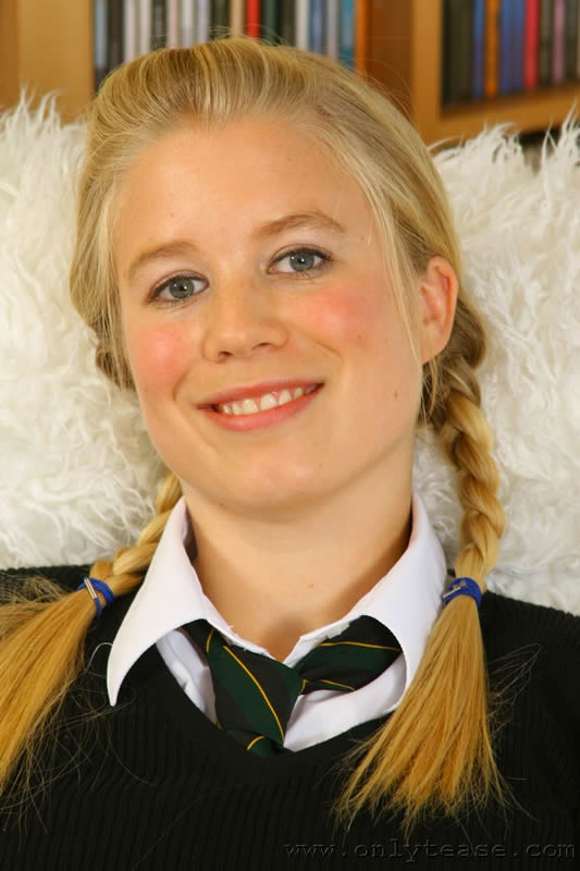 Erotic girls. Gabriella T in her college un - XXX Dessert - Picture 1