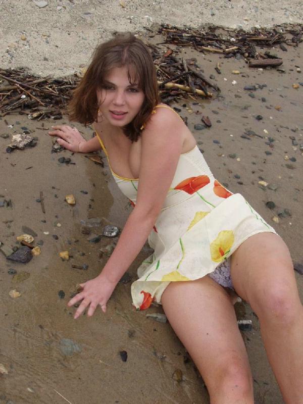 Natural hairy pussy. Sexy chick wearing a c - XXX Dessert - Picture 4
