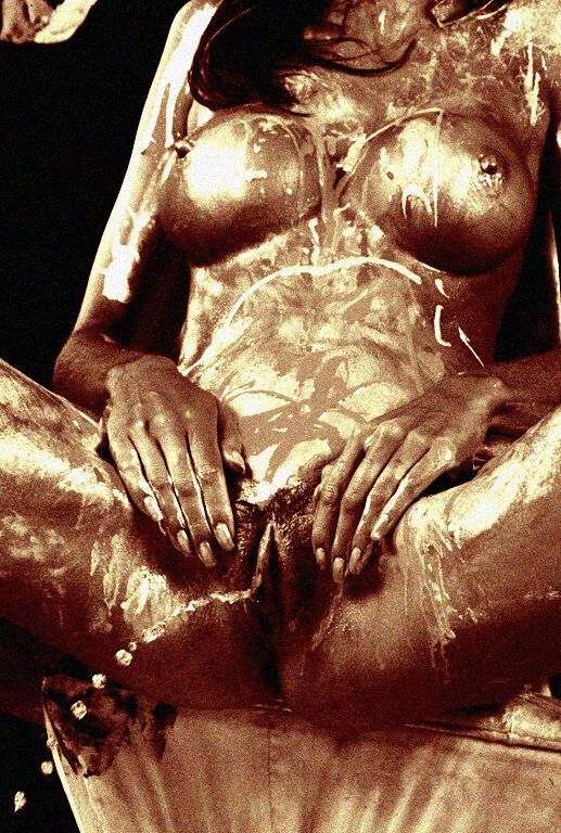 Hairy vagina. Tanned blonde painting her go - XXX Dessert - Picture 13
