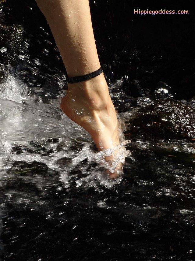 Voyeursex. Hippie teen shows her tiny body  - XXX Dessert - Picture 27