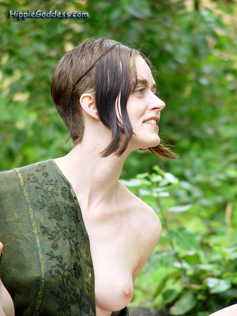 Erotica. Hairy hippie girl out playing nake - XXX Dessert - Picture 13