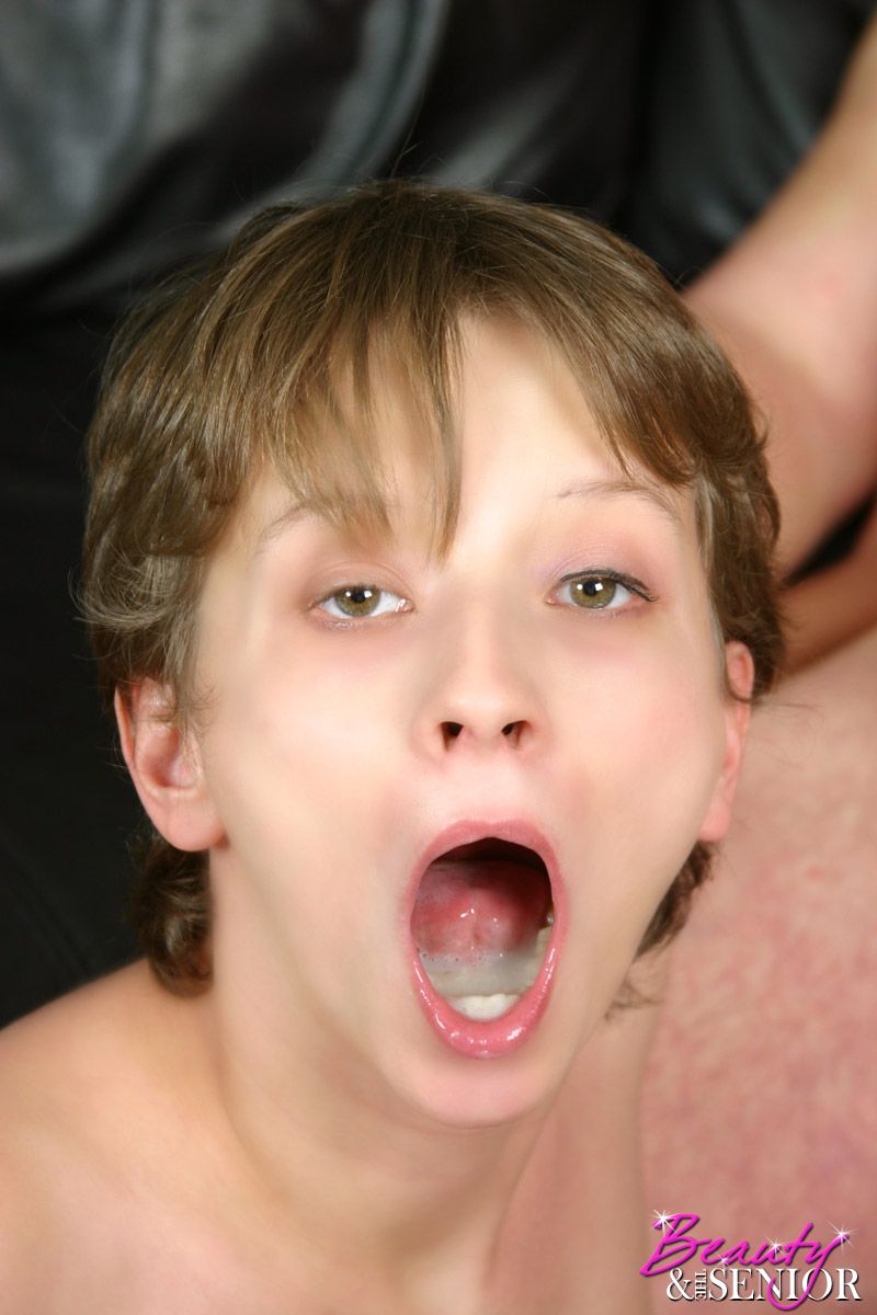 Old and young. Teenie tasting the cumload f - XXX Dessert - Picture 13