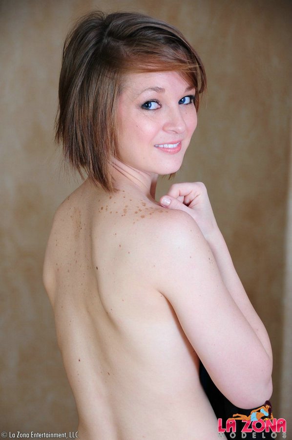 Sexy latina. Rachel is one petite sports fa - XXX Dessert - Picture 6