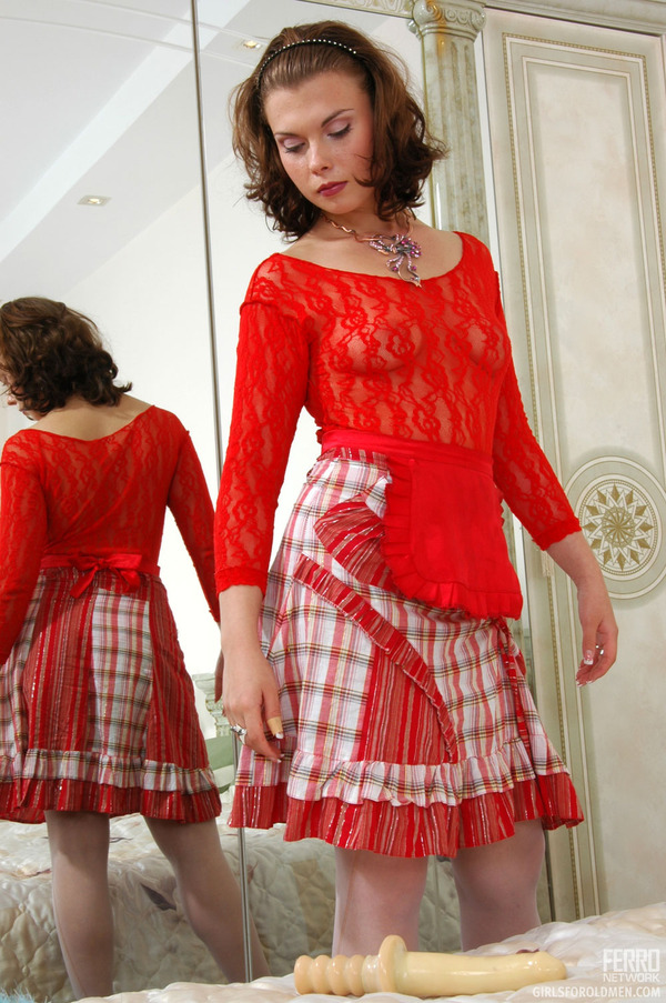 Old men young ladies. Sexy maid clad in red - XXX Dessert - Picture 2