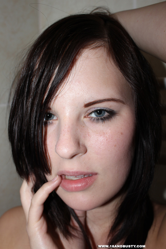 Awesome hot naive teen with natural hard ro - XXX Dessert - Picture 3